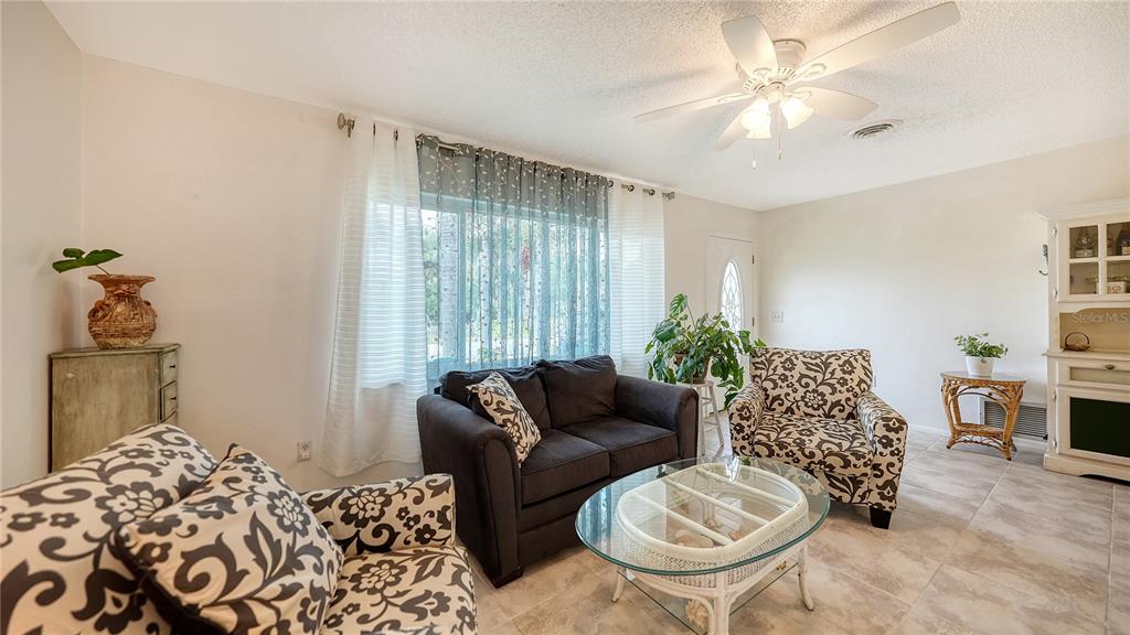 256 Eider Road Venice, FL 34293 - Photo 6 of 56