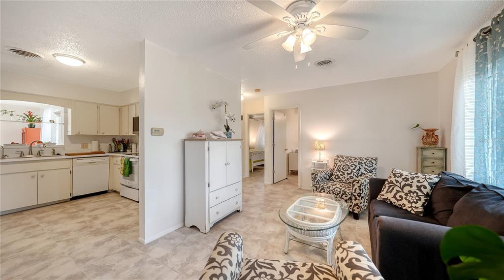 256 Eider Road Venice, FL 34293 - Photo 8 of 56