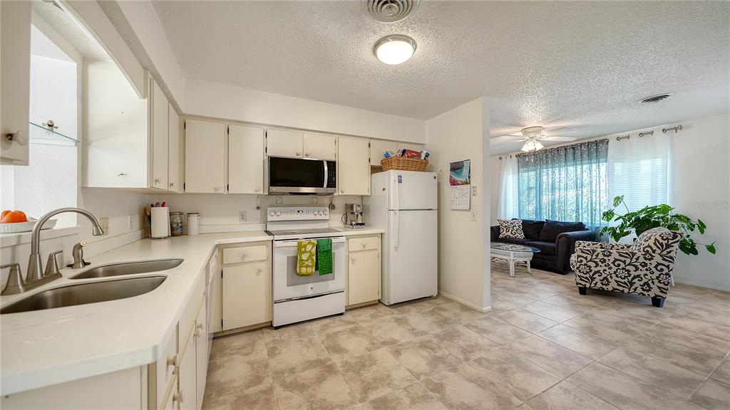 256 Eider Road Venice, FL 34293 - Photo 10 of 56