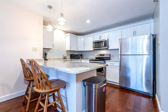 $339,900 | 300 Candlewood Park, Unit 336, Nashua, NH 03062