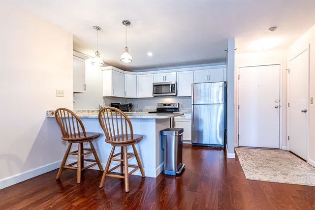 $339,900 | 300 Candlewood Park, Unit 336, Nashua, NH 03062