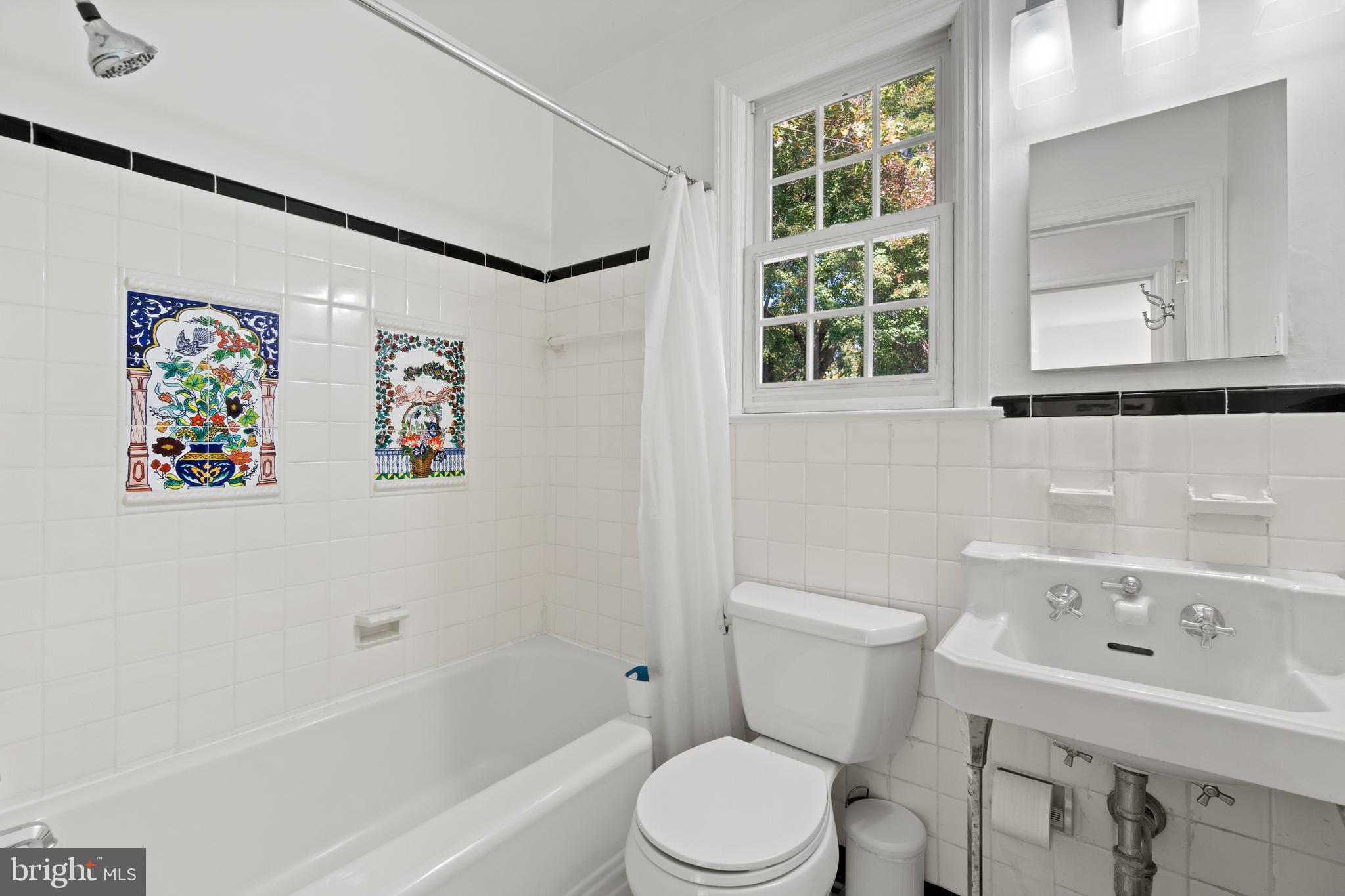 3205 Rittenhouse Street Northwest Washington, DC 20015 - Photo 25 of 40 Full bathroom
