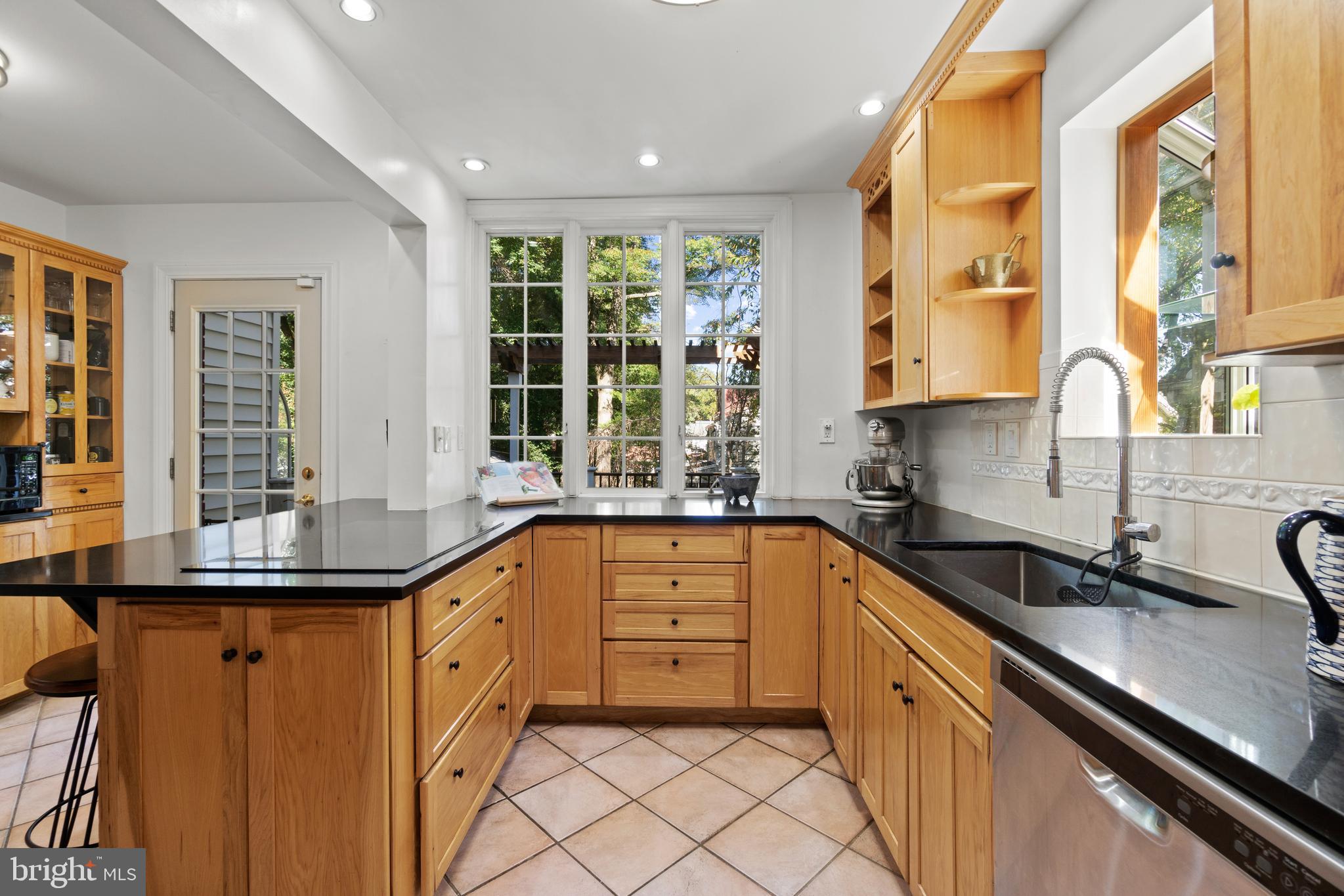 3205 Rittenhouse Street Northwest Washington, DC 20015 - Photo 5 of 40 Gourmet Kitchen