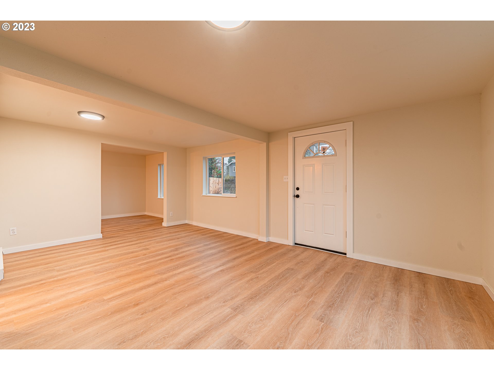 137 West K Street Springfield, OR 97477 - Photo 3 of 27 Gallery Image 3