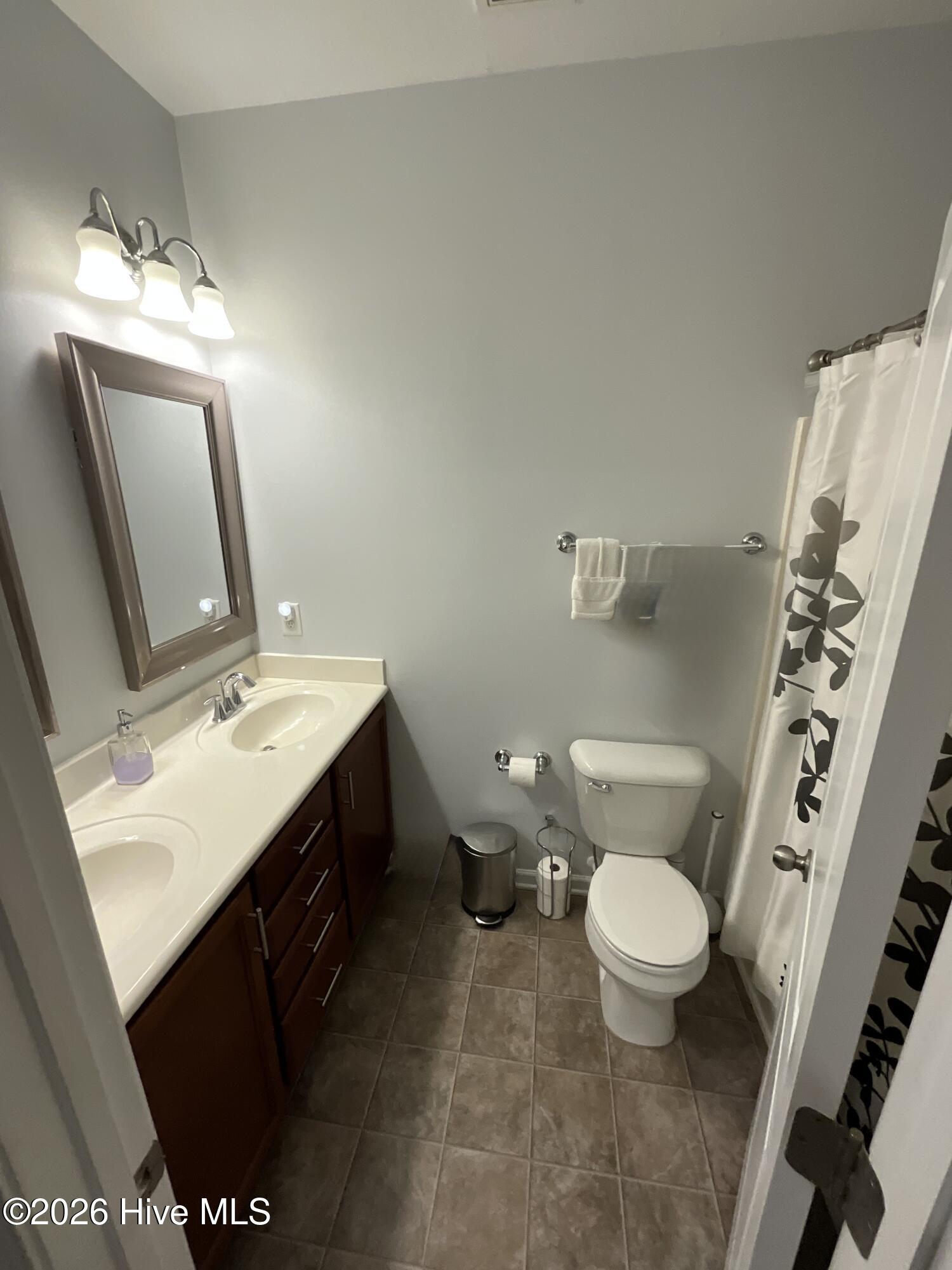 1408 Crafton Way Raleigh, NC 27607 - Photo 24 of 38 Primary Bathroom