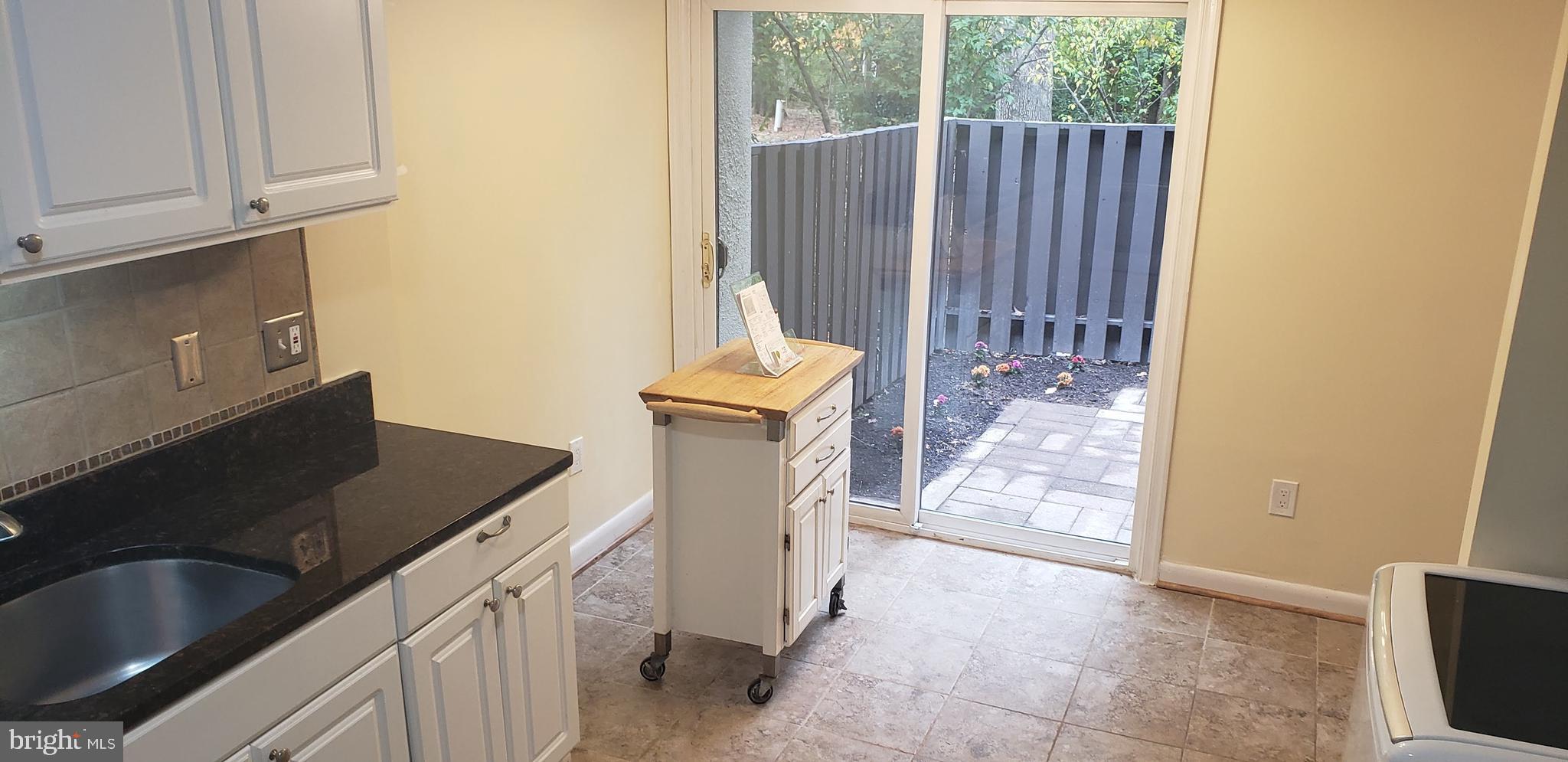 2173 White Cornus Lane Reston, VA 20191 - Photo 6 of 18 Gallery Image 6