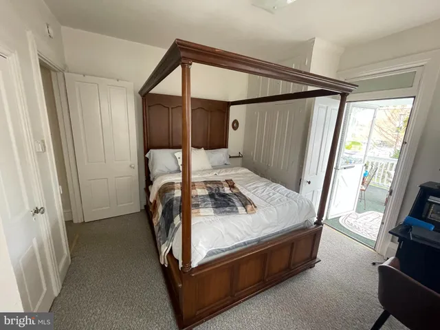 a view of walk in closet