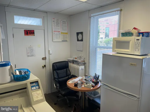 a view of empty room with front door