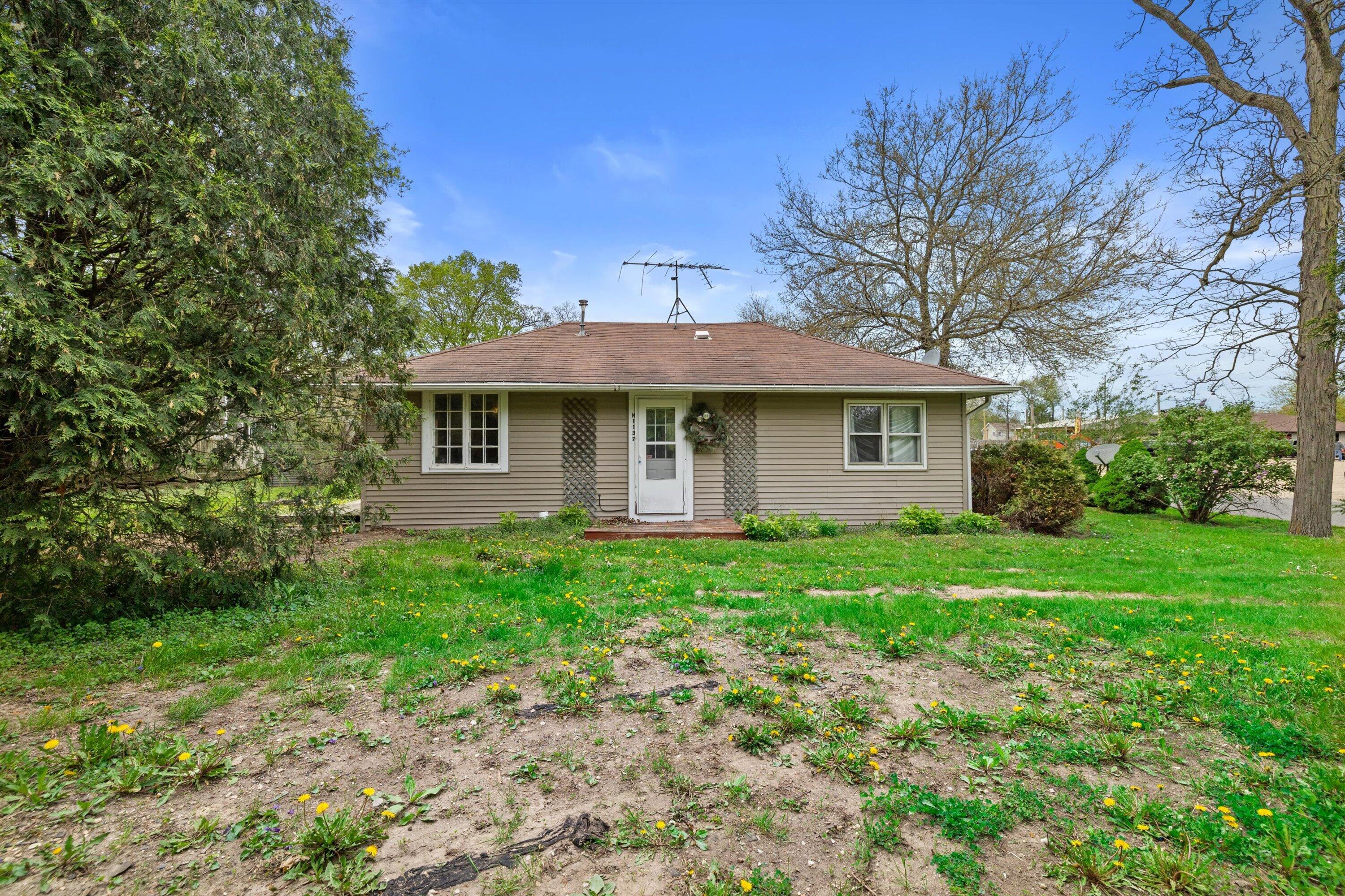 N1137 Spruce Road Bloomfield, WI 53128 - Photo 1 of 15 Front of home