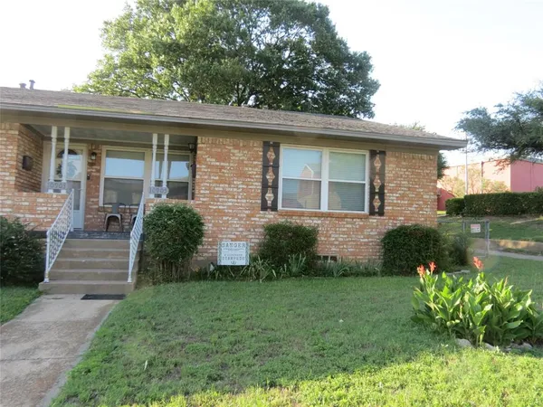 $1,800 | 10903 Lake Gardens Drive, Dallas, TX 75218