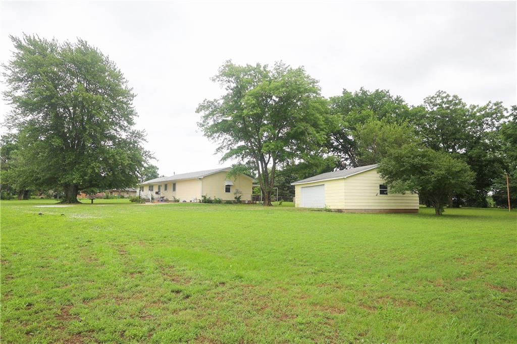 3590 Cr 3875 Road Independence, KS 67301 - Photo 4 of 38