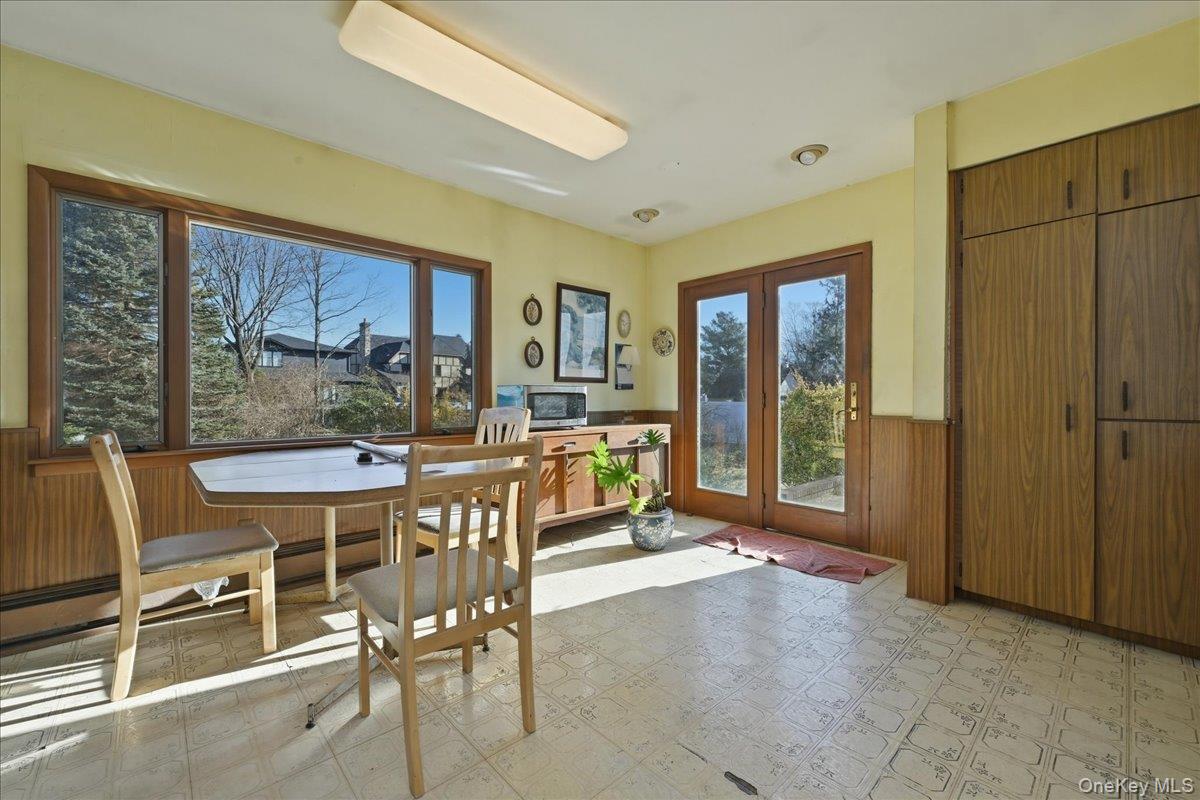 590 Waterview Road Oceanside, NY 11572 - Photo 10 of 26