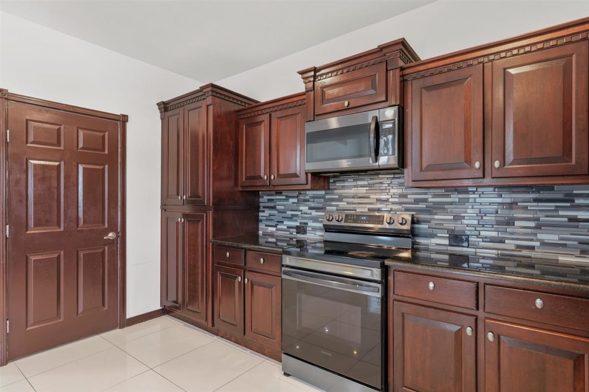 1206 Walter Hoffman Road Cedar Creek, TX 78612 - Photo 14 of 40