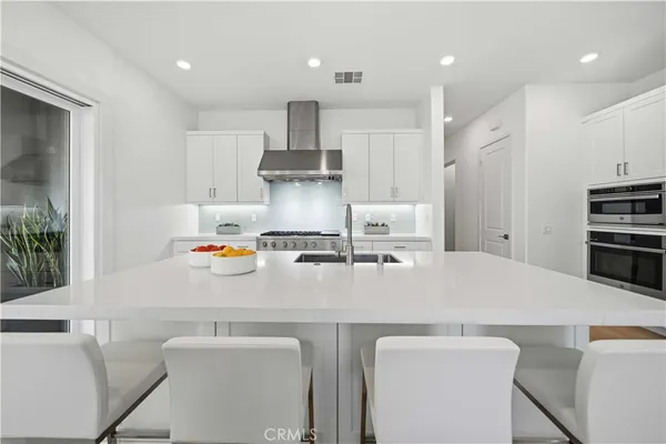 $1,088,000 | 27516 North Golden Currant Place, Valencia, CA 91381