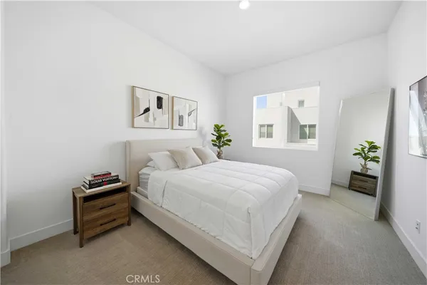 $1,088,000 | 27516 North Golden Currant Place, Valencia, CA 91381