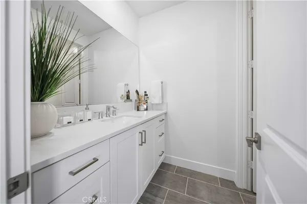 $1,088,000 | 27516 North Golden Currant Place, Valencia, CA 91381