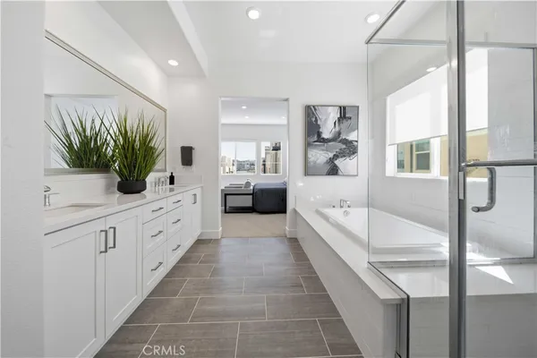 $1,088,000 | 27516 North Golden Currant Place, Valencia, CA 91381