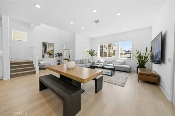 $1,088,000 | 27516 North Golden Currant Place, Valencia, CA 91381