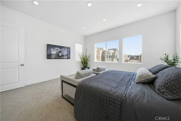 $1,088,000 | 27516 North Golden Currant Place, Valencia, CA 91381