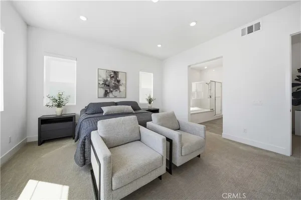 $1,088,000 | 27516 North Golden Currant Place, Valencia, CA 91381