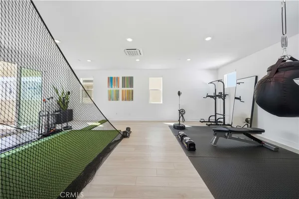 $1,088,000 | 27516 North Golden Currant Place, Valencia, CA 91381