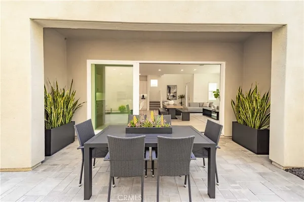 $1,088,000 | 27516 North Golden Currant Place, Valencia, CA 91381