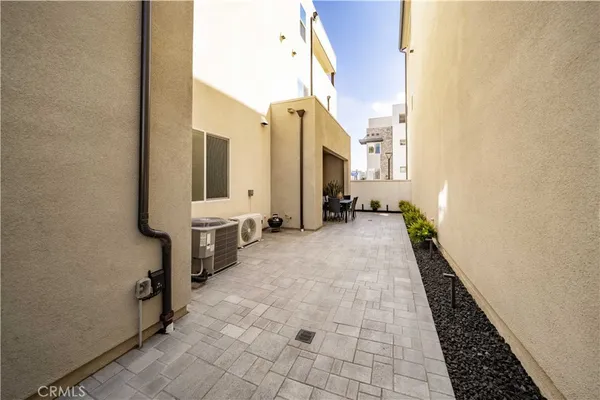 $1,088,000 | 27516 North Golden Currant Place, Valencia, CA 91381