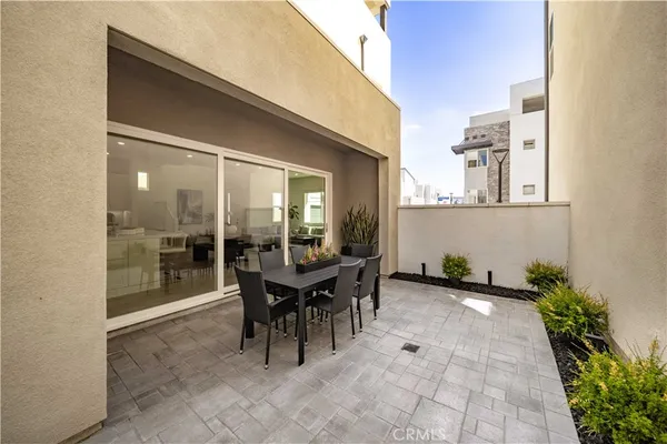 $1,088,000 | 27516 North Golden Currant Place, Valencia, CA 91381