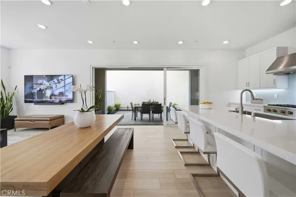 $1,088,000 | 27516 North Golden Currant Place, Valencia, CA 91381