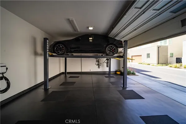 $1,088,000 | 27516 North Golden Currant Place, Valencia, CA 91381