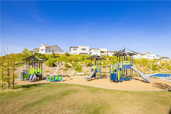 $1,088,000 | 27516 North Golden Currant Place, Valencia, CA 91381