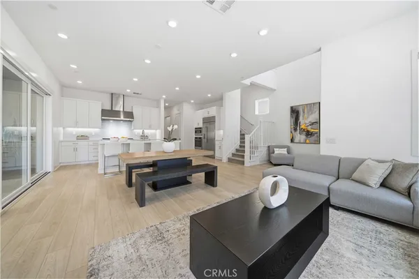 $1,088,000 | 27516 North Golden Currant Place, Valencia, CA 91381