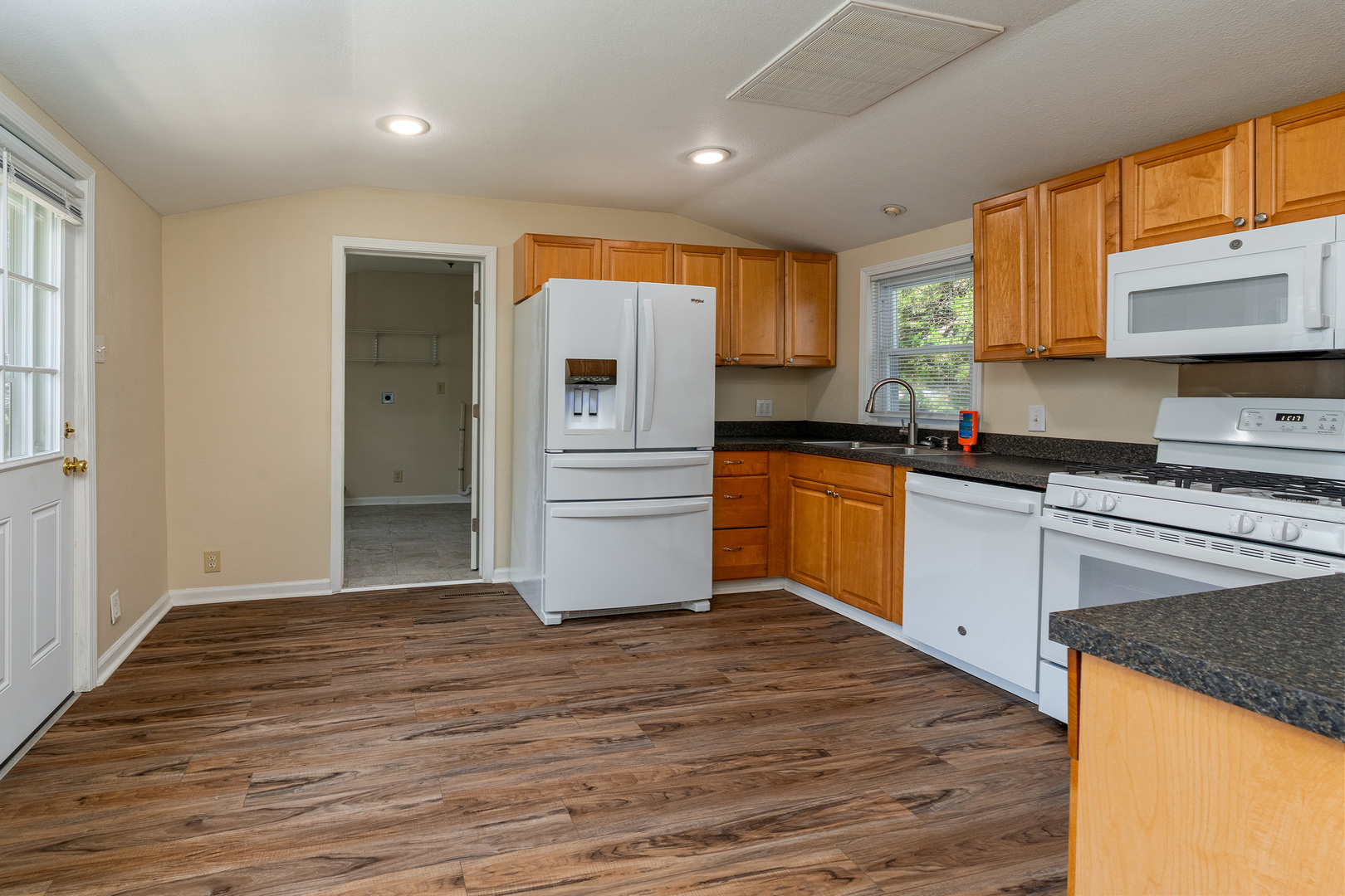 313 North 9th Street Herrin, IL 62948 - Photo 8 of 28