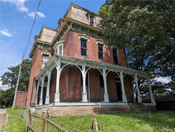 $295,000 | 411 South Limestone Street, Springfield, OH 45506