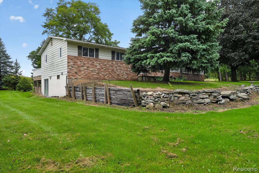 4924 West Caro Road Vassar, MI 48768 - Photo 2 of 43 Gallery Image 2