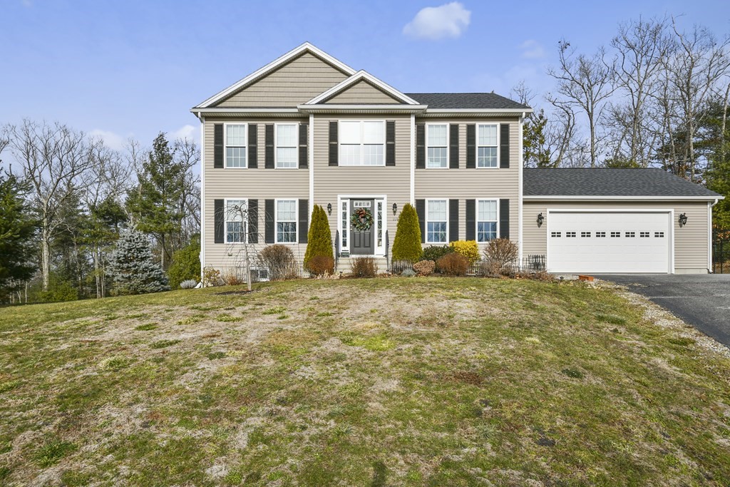 114 Pondview Road East Brookfield, MA 01515 - Photo 1 of 35 Gallery Image 1