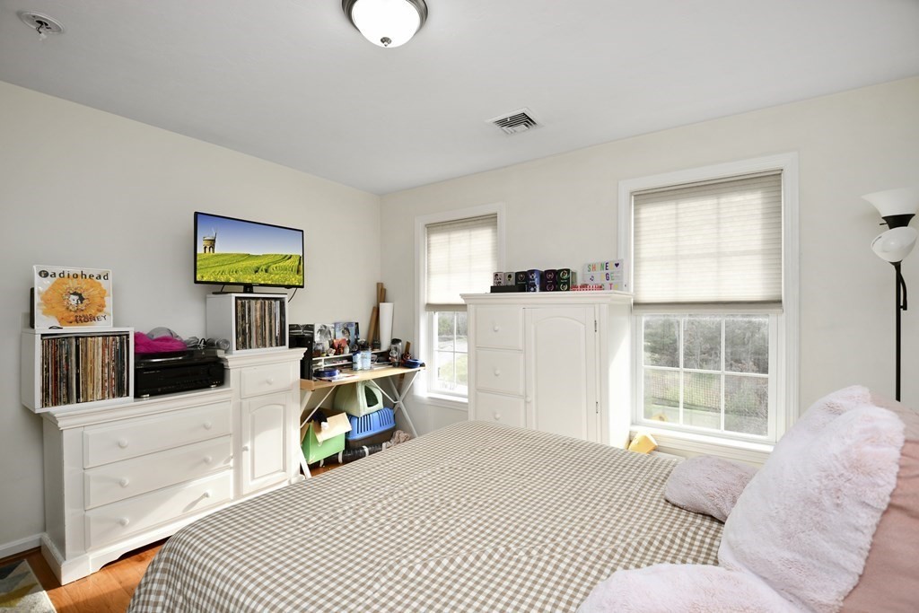114 Pondview Road East Brookfield, MA 01515 - Photo 27 of 35 Gallery Image 27