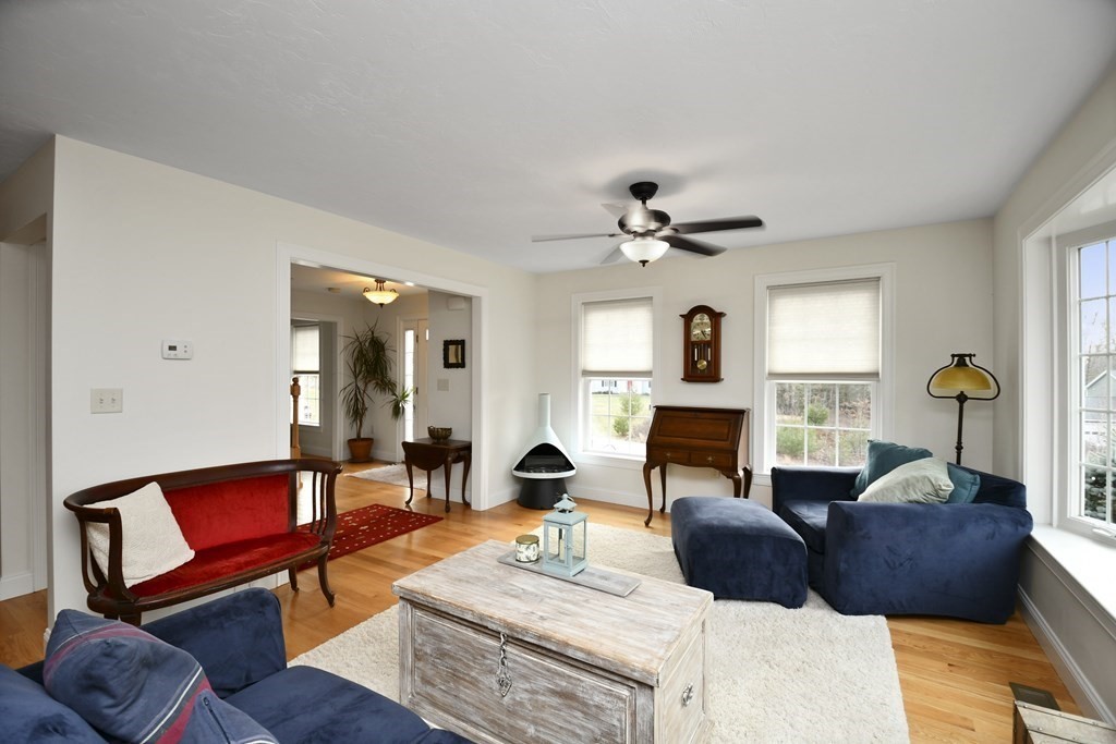 114 Pondview Road East Brookfield, MA 01515 - Photo 4 of 35 Gallery Image 4