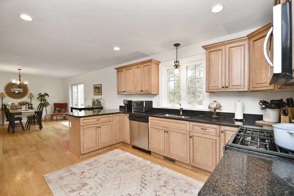 114 Pondview Road East Brookfield, MA 01515 - Photo 9 of 35 Gallery Image 9