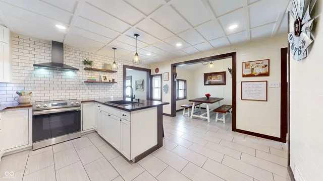 $484,000 | 3366 South 800 East, Franklin, IN 46131