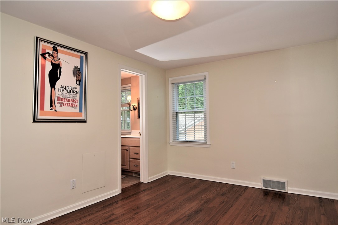 2390 Stockbridge Road Akron, OH 44313 - Photo 26 of 35 Bedroom #3 w/adjoining jack & jill bath