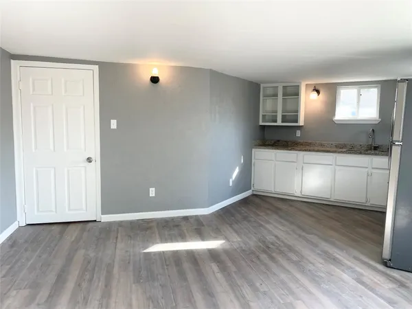 $750 | 7515 Bayway Drive, Unit 2, Baytown, TX 77520