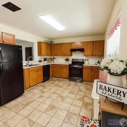 $1,600 | Undisclosed Address, Denham Springs, LA 70726