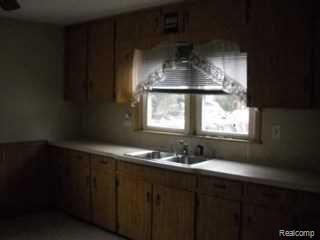 724 Nadeau Road Monroe, MI 48162 - Photo 7 of 11 7.jpg