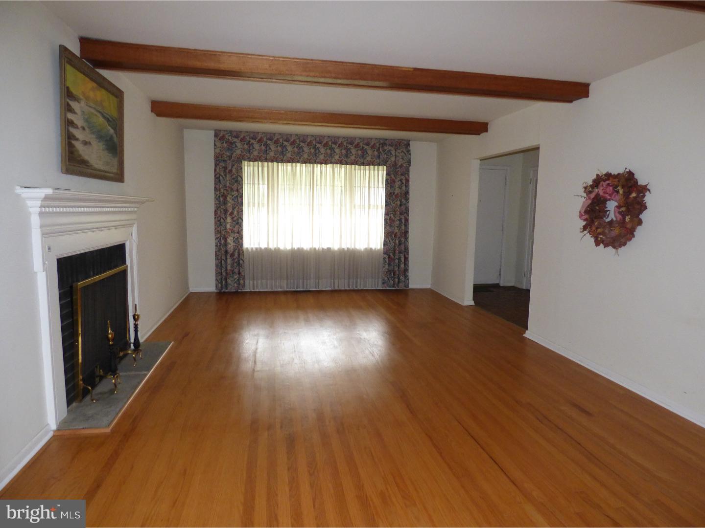 1627 Dublin Road Dresher, PA 19025 - Photo 3 of 21 Living Room