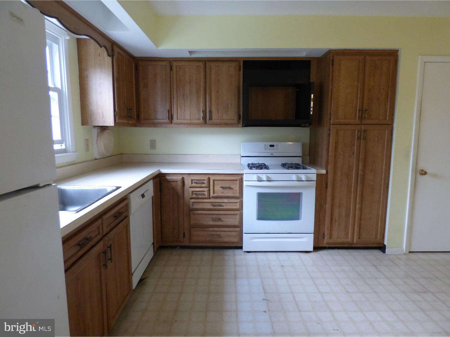 1627 Dublin Road Dresher, PA 19025 - Photo 7 of 21 Kitchen