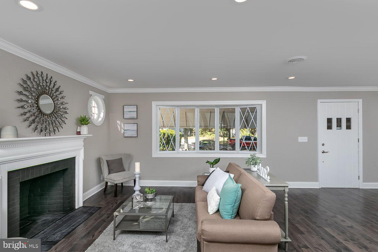 3705 Ellamont Road Baltimore, MD 21215 - Photo 5 of 49 SPACIOUS LIVING ROOM WITH PLENTY NATURAL LIGHTING!