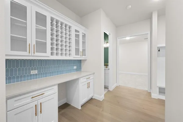 $819,990 | 4726 Hawthorn Hls Lane, Arlington, TX 76005