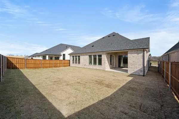 $819,990 | 4726 Hawthorn Hls Lane, Arlington, TX 76005
