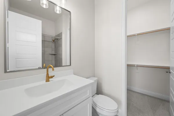 $819,990 | 4726 Hawthorn Hls Lane, Arlington, TX 76005